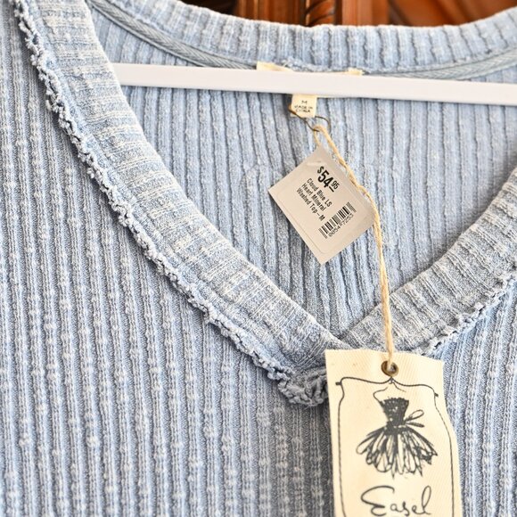 Super cute, blue , long sleeve top - Picture 2 of 3